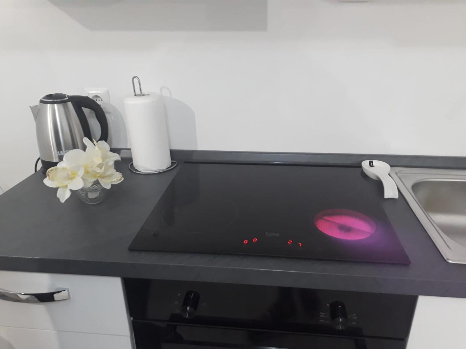 Apartman Kristina - Self Check In & Check Out Otocac Bagian luar foto