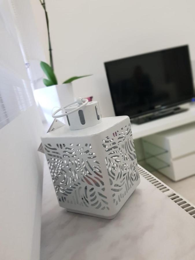 Apartman Kristina - Self Check In & Check Out Otocac Bagian luar foto